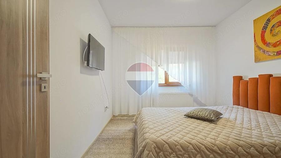 Apartament cu 4 camere decomandat în Cioplea