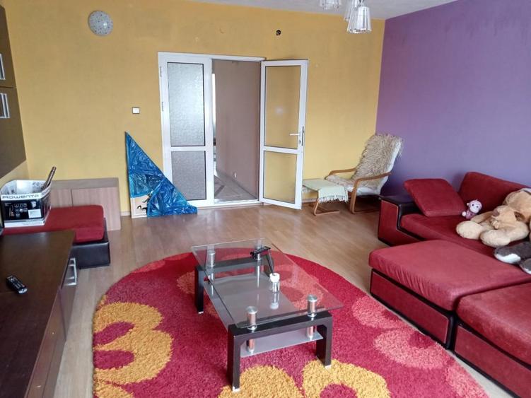 Casă individuală cu 4 camere cu Canalizare în Palazu Mare