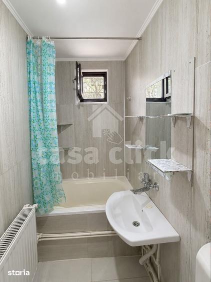Apartament cu 3 camere semidecomandat în Micro 19