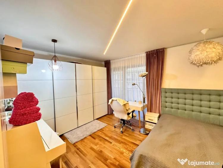 Apartament cu 7 camere semidecomandat în Bună Ziua