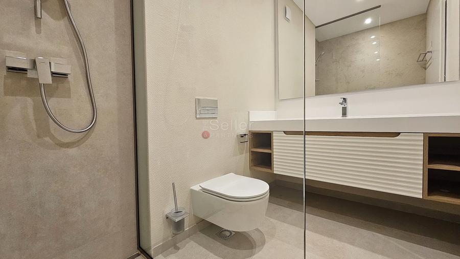 Apartament cu 3 camere decomandat, mobilat în Brașovul Vechi
