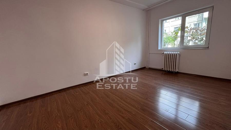 Apartament cu 2 camere semidecomandat, mobilat în Soarelui