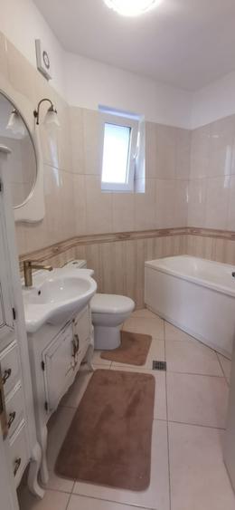 Apartament cu 3 camere decomandat, mobilat în Tineretului