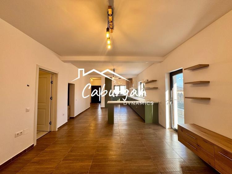 Duplex cu 4 camere cu Canalizare în Exterior Vest