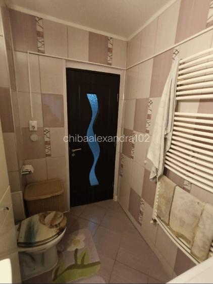 Vand apartament cu 3 camere gradina si parcare