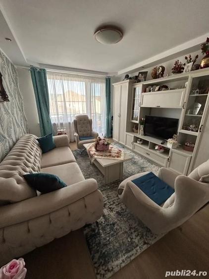 Apartament cu 3 camere decomandat în Central