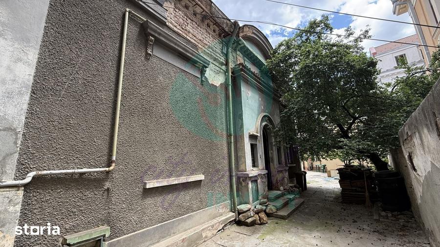 Casă cu 4 camere decomandat cu Teren 200 Mp în Universitate
