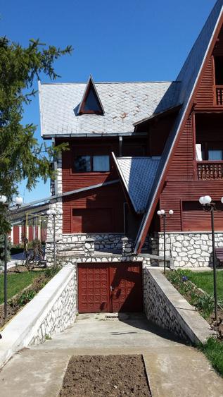 Casă individuală cu 5 camere cu Teren 2473 Mp în Găgeni