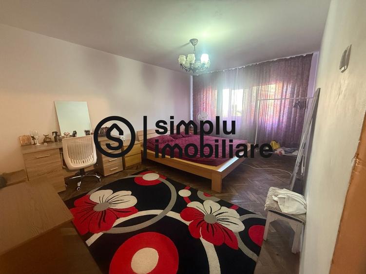 Apartament cu 3 camere decomandat în 1 Mai