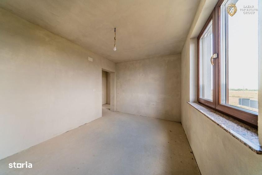 Casă cu 3 camere cu Teren 300 Mp în Livada