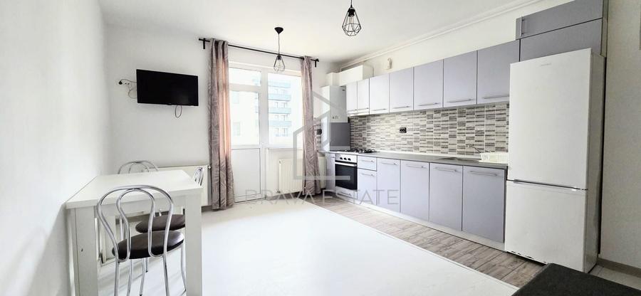 Apartament cu 3 camere semidecomandat, mobilat în Florești