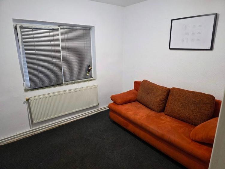 Apartament cu 4 camere decomandat în Dâmbovița