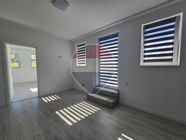 Apartament cu 2 camere semidecomandat în Chinteni