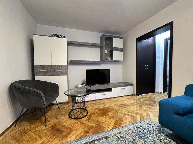Apartament cu 2 camere semidecomandat în Moșilor