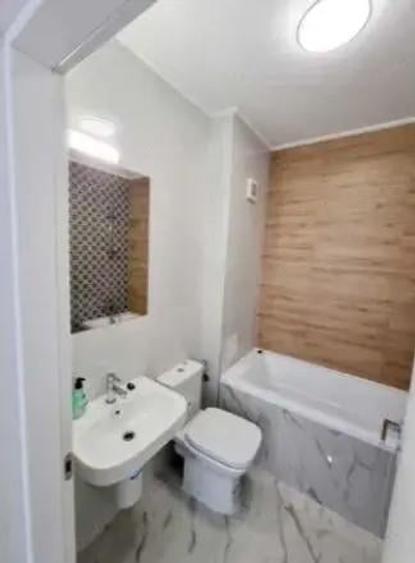 Apartament cu 2 camere decomandat în Lotus