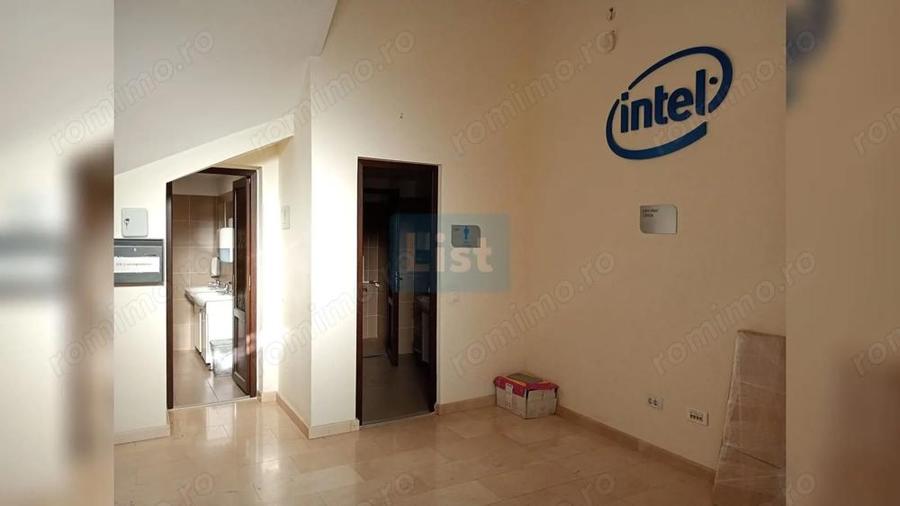 Casă cu Teren 978 Mp în Central