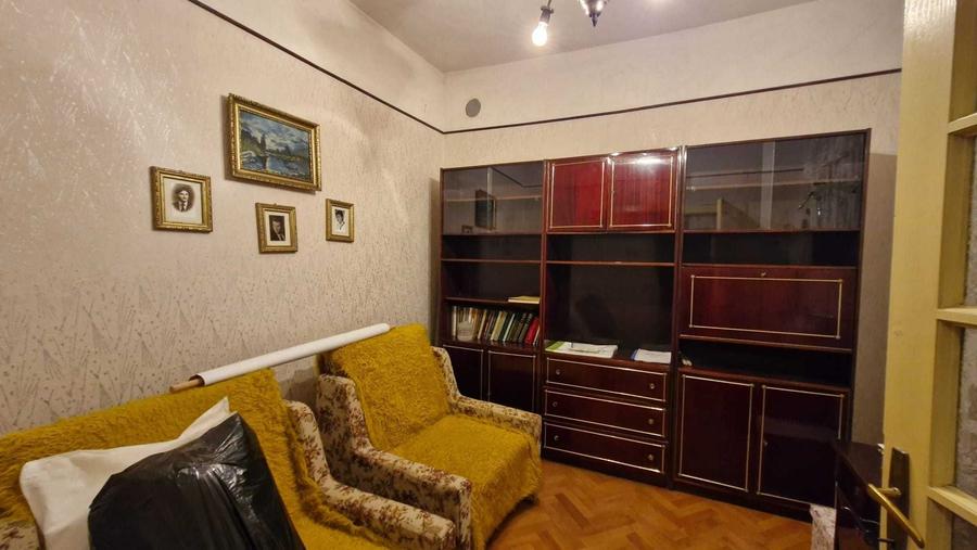 Casă cu 4 camere cu Canalizare în Central