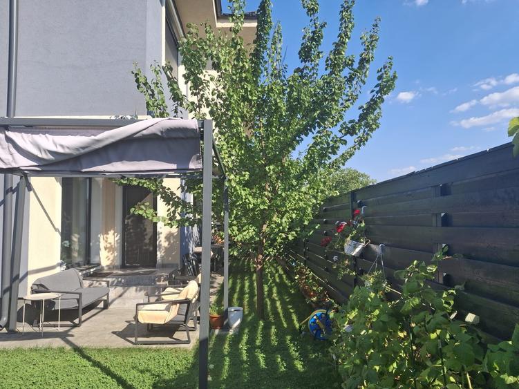 Casă cu 4 camere în Central