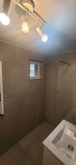 Apartament cu 3 camere decomandat în Lujerului