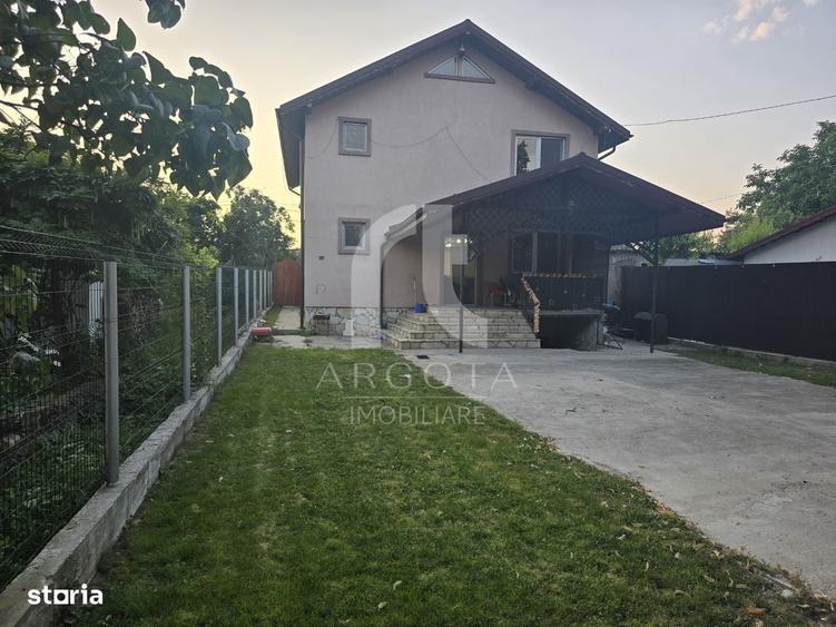 Casă cu 4 camere în Ogrăzile