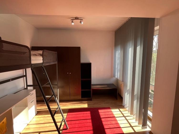 Apartament cu 3 camere decomandat, mobilat în Central
