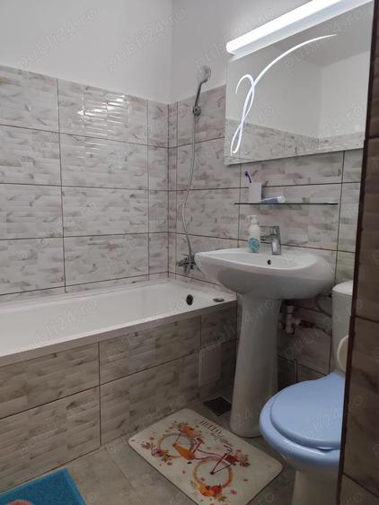 Apartament cu 4 camere decomandat în Central
