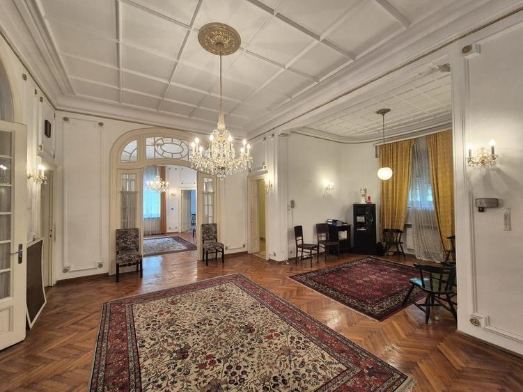 Casă individuală cu 18 camere cu Garaj în Kiseleff