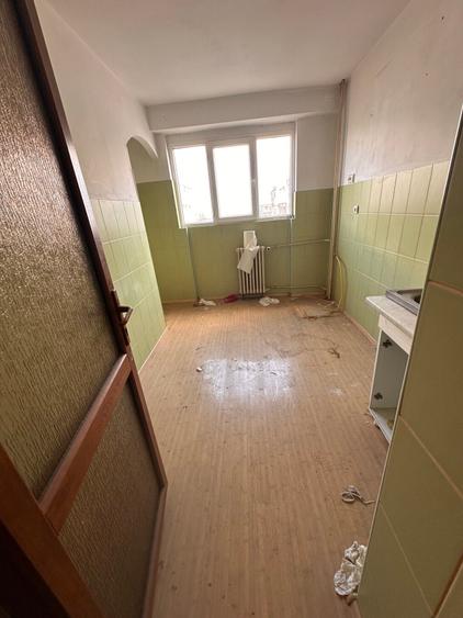 Apartament cu 2 camere decomandat în Micro 20