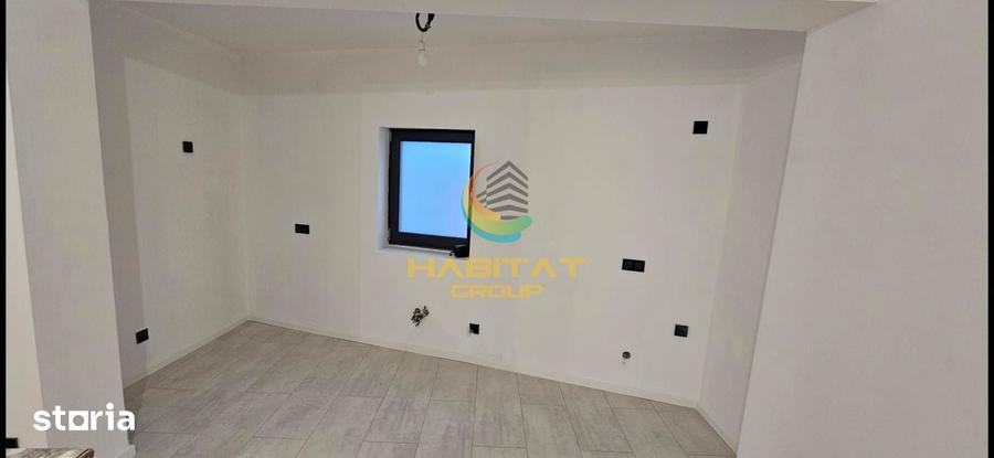Casă cu 5 camere cu Teren 175 Mp în Văcăresti