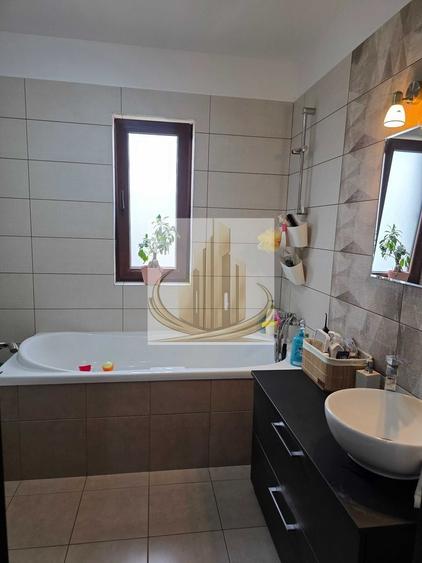 Apartament cu 2 camere semidecomandat, mobilat în Giroc