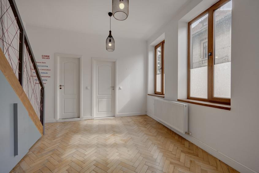 In Cartierul Evreiesc, casa 3 camere pivnita si mansarda open space. - 9