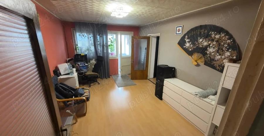 Apartament cu 3 camere semidecomandat, mobilat în Central
