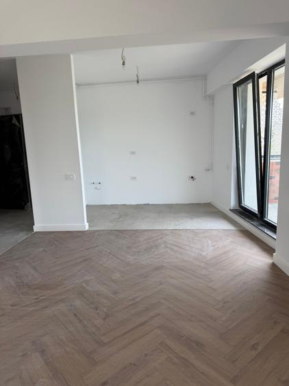 Apartament cu 2 camere decomandat în Drumul Taberei