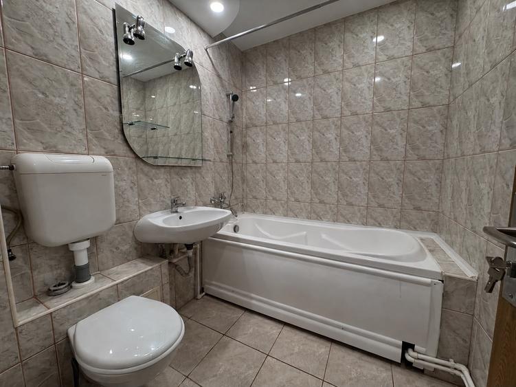 Apartament cu 2 camere semidecomandat, mobilat în Tomis III