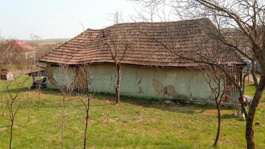 Casă cu 3 camere cu Teren 1400 Mp în Căcuciu