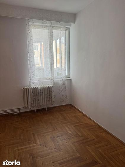 Apartament cu 3 camere în Republicii