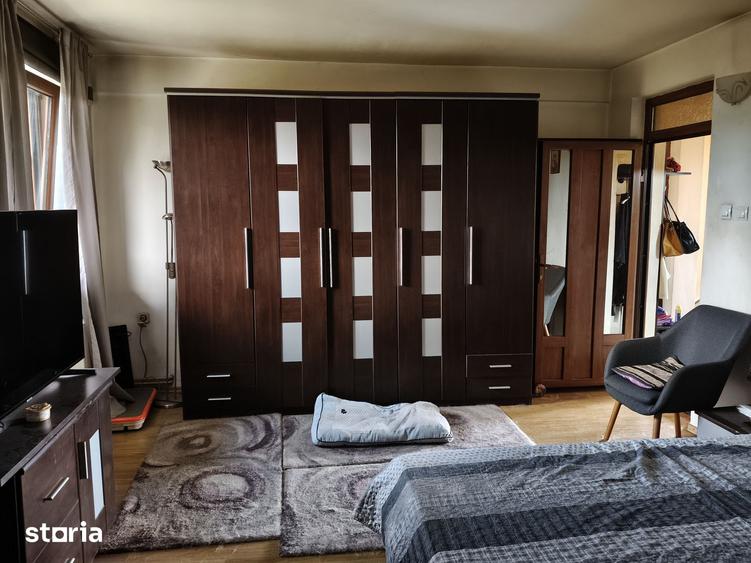 Casă cu 4 camere cu Teren 700 Mp în Valea Călugărească