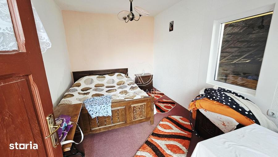Casă cu 6 camere cu Teren 3250 Mp în Central