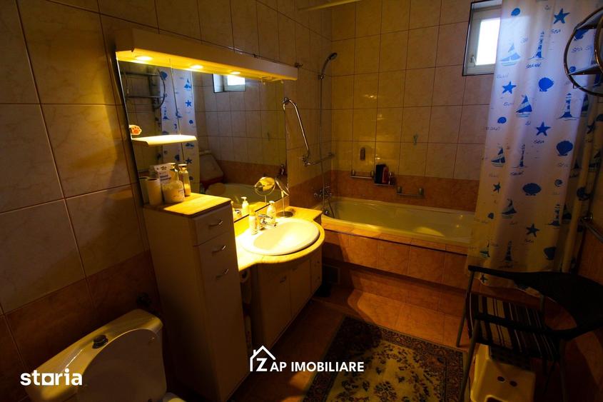 Casă cu 7 camere cu Teren 1259 Mp în Unirii