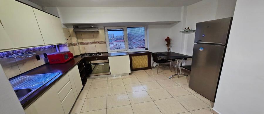 Apartament cu 2 camere semidecomandat, mobilat în Unirii