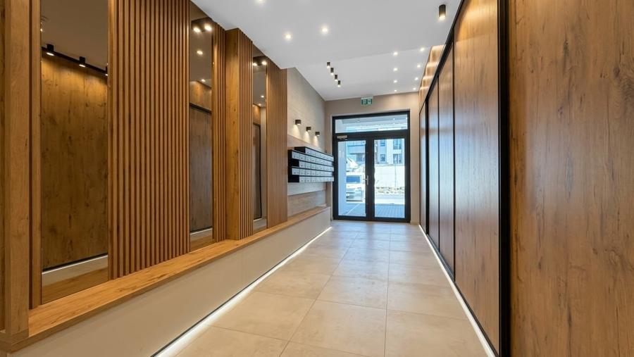 Apartament cu 2 camere decomandat în Tractorul
