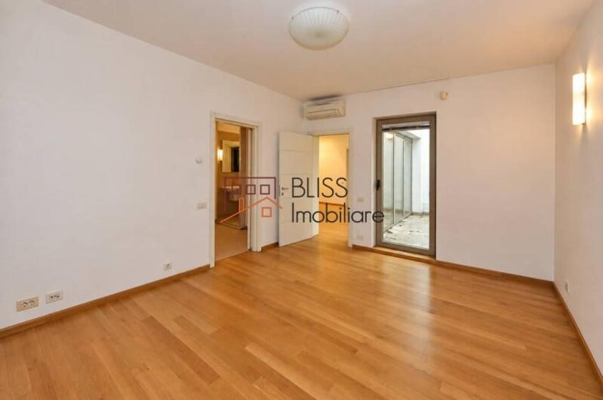 Casă cu 6 camere cu Garaj în Băneasa