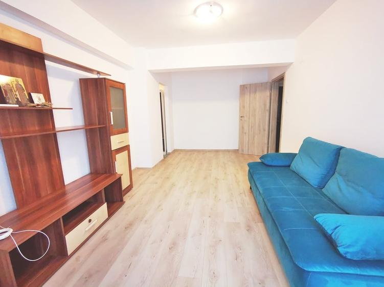 Apartament cu 2 camere decomandat în P-ța Unirii