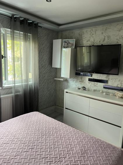 Apartament cu 4 camere decomandat în Inel I