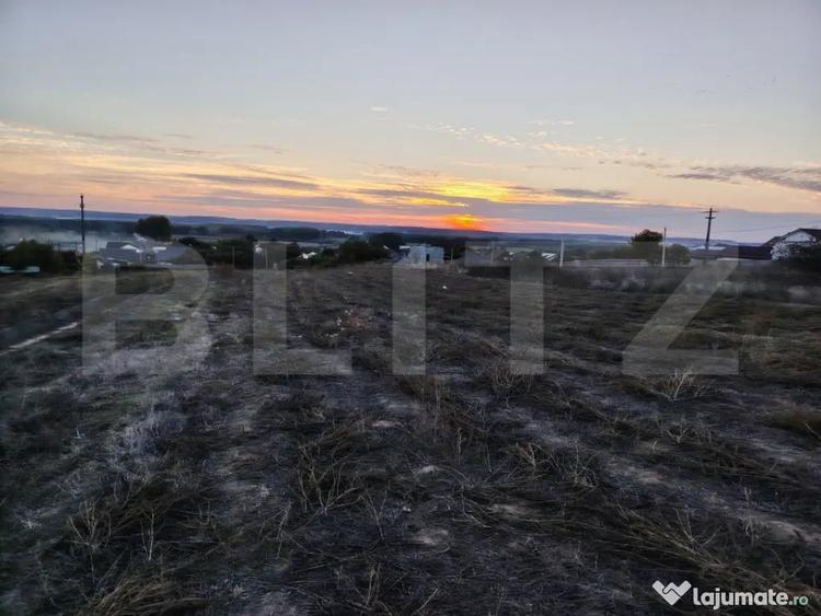 Teren intravilan Malu Mare 400 mp, cu deschidere de 20m si v - 4