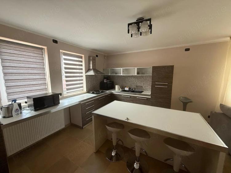 Apartament cu 3 camere decomandat în Dumbrăvița