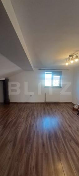 Duplex cu 5 camere cu Canalizare în Sânpetru