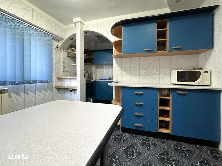 Apartament cu 3 camere, mobilat în Văcăresti