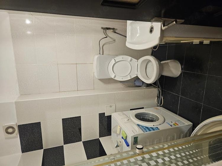 Garsonieră decomandată în Central