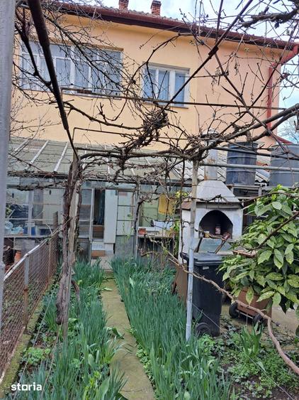 Casă cu 3 camere cu Teren 211 Mp în Iosia